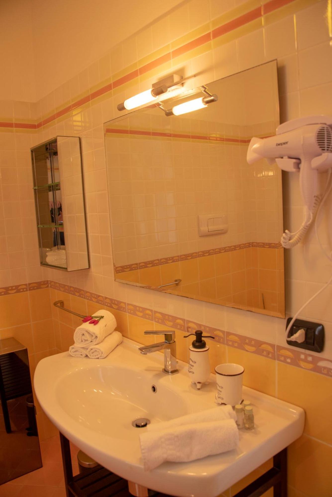 Reginella Guest House Salernes Extérieur photo