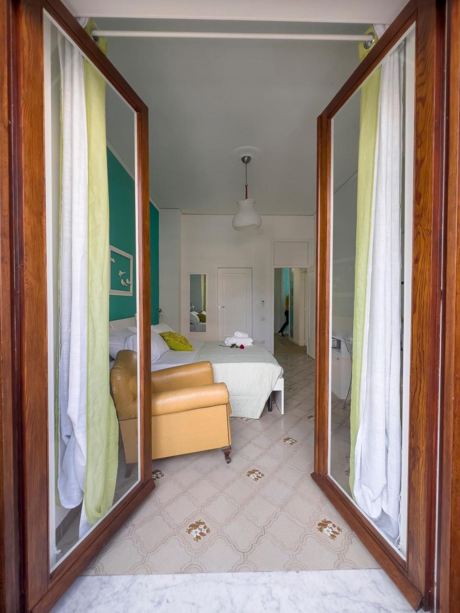 Reginella Guest House Salernes Extérieur photo